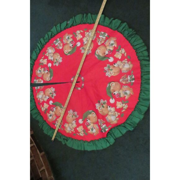 VINTAGE HAND MADE CHRISTMAS TREE SKIRT THAT HAS KITTENS, PUPPIES AND TEDDY BEARS - Picture 1 of 4